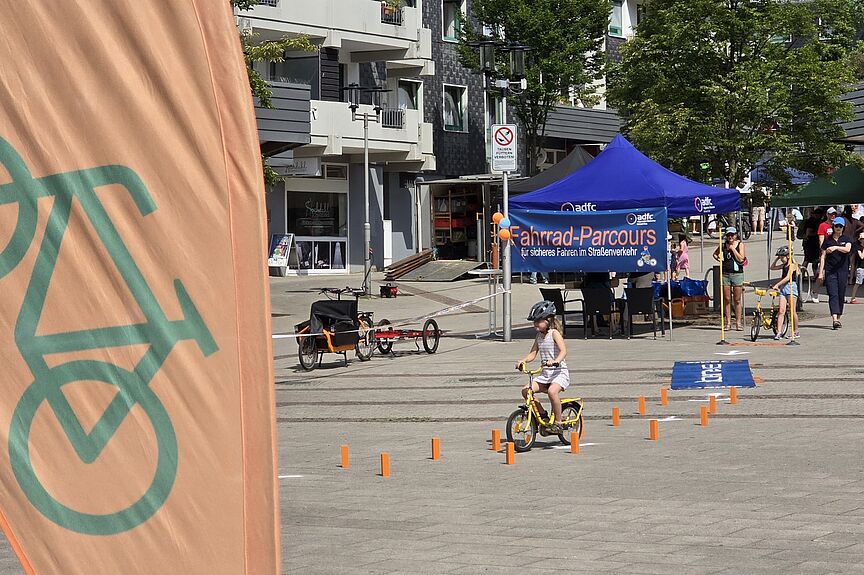 ADFC Kinder-Fahrrad-Parcours ADFC Kinder-Fahrrad-Parcours