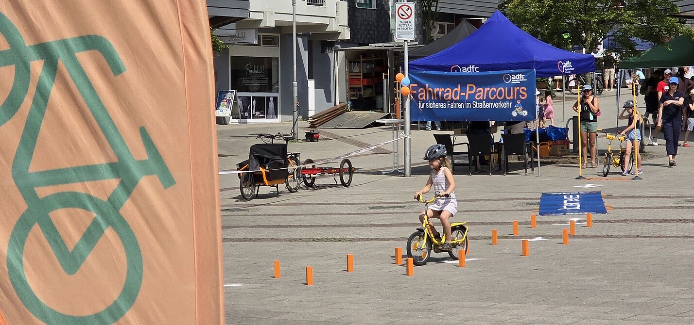 ADFC Kinder-Fahrrad-Parcours ADFC Kinder-Fahrrad-Parcours