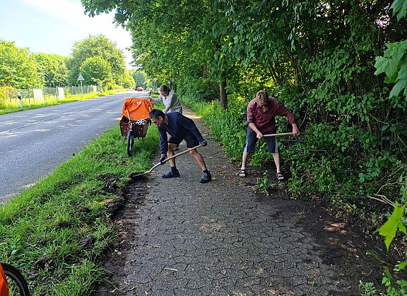 Ausgraben Radweg Hochdahler Straße - 11.05.2024
