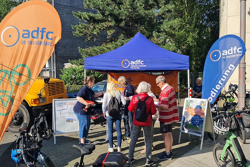 Codieren auf dem Erkrather Feierabendmarkt Codieren auf dem Erkrather Feierabendmarkt